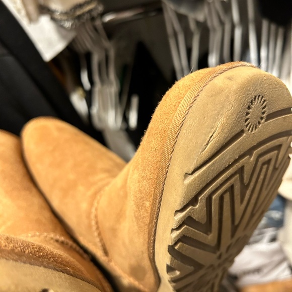 Short classic chestnut uggs size 7 from Nordstrom women’s - Picture 6 of 6